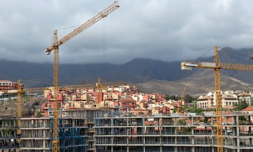 Construction with construction cranes